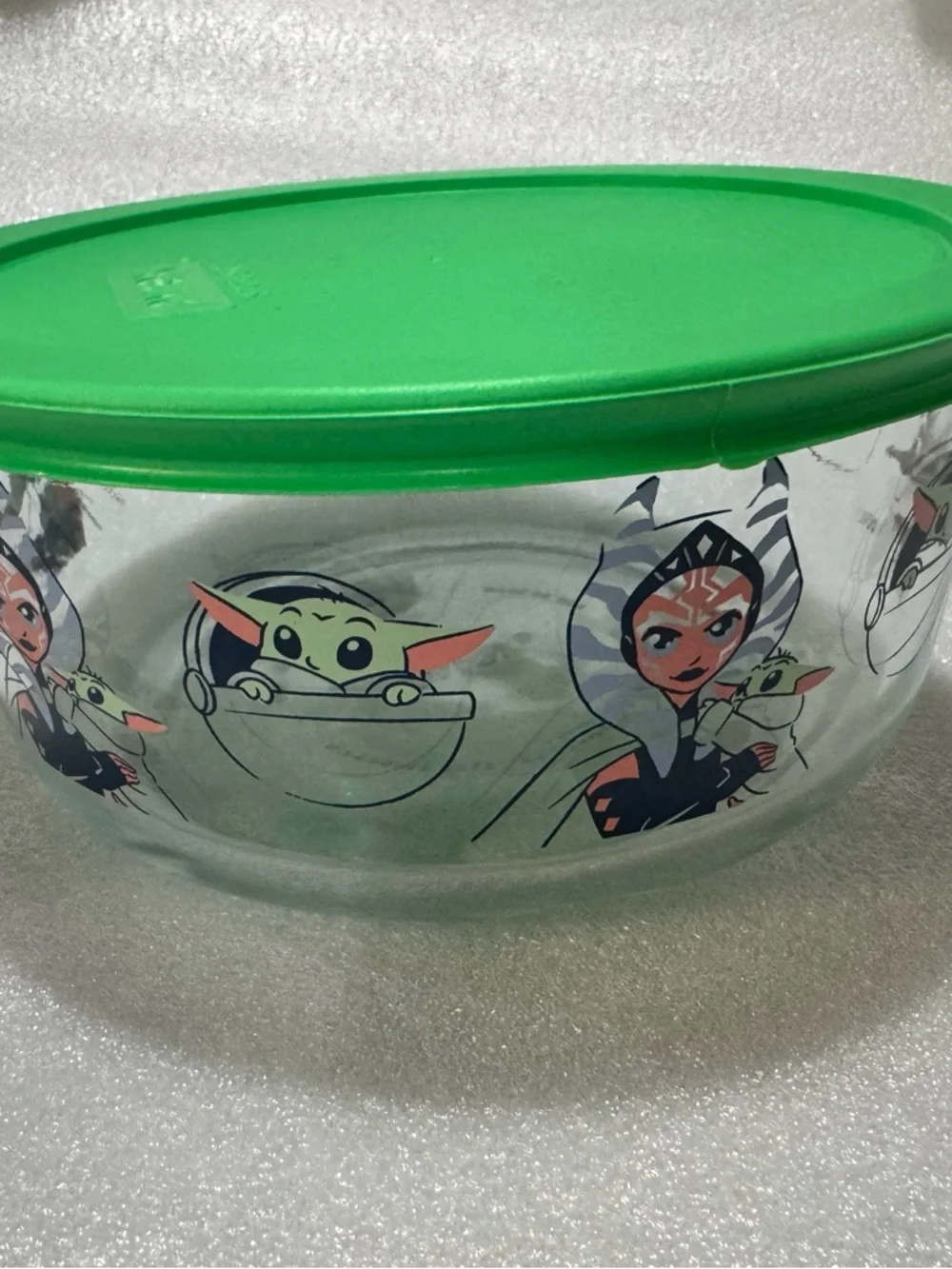 Pyrex 7 cup glass storage container with lid Star Wars Baby Yoda
